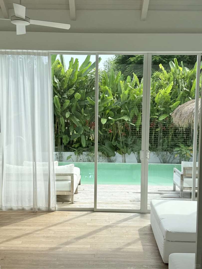 Makali: Canggu's Charming White House for Digital Nomads