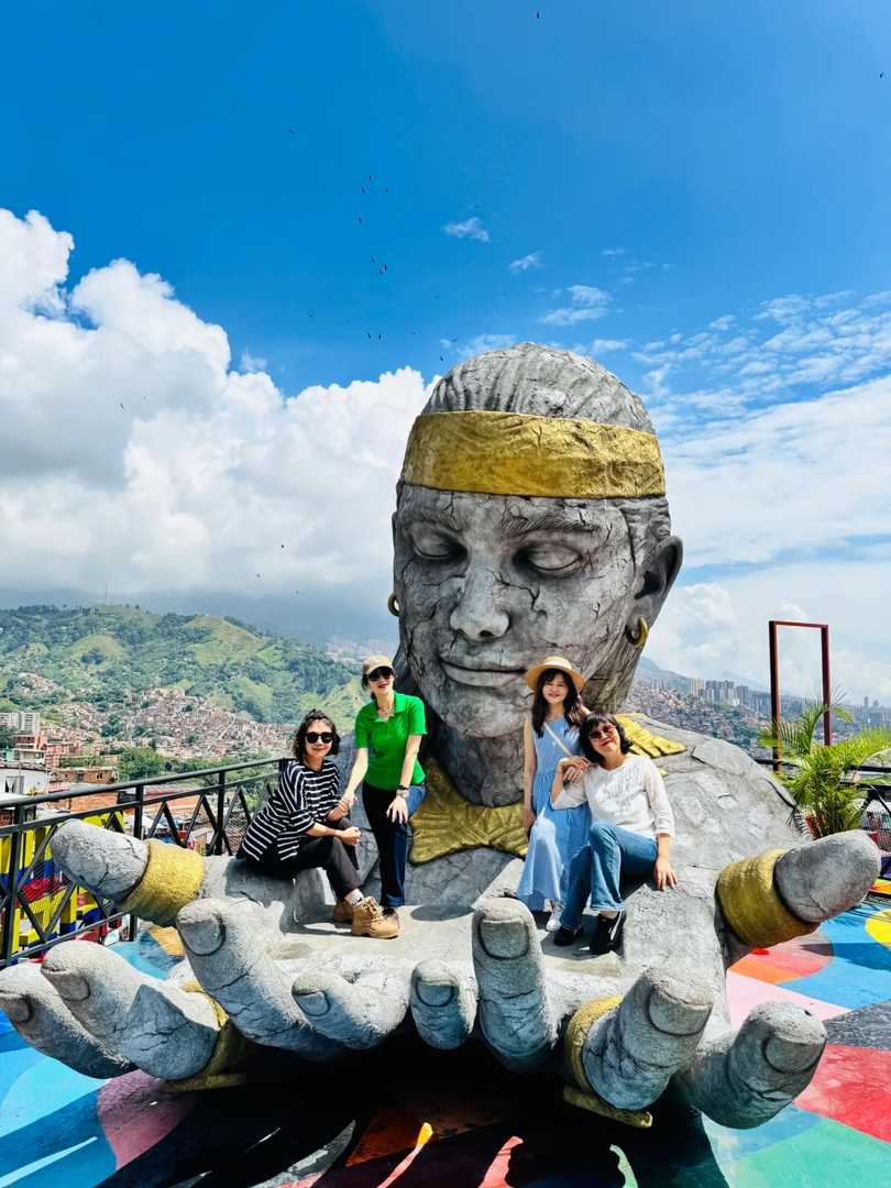 Medellin City Tour: Explore Hidden Gems with Local Guides