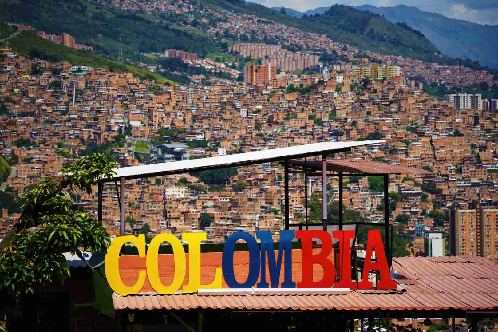 Medellin Travel Guide: Best Areas to Visit in Colombia 🇨🇴