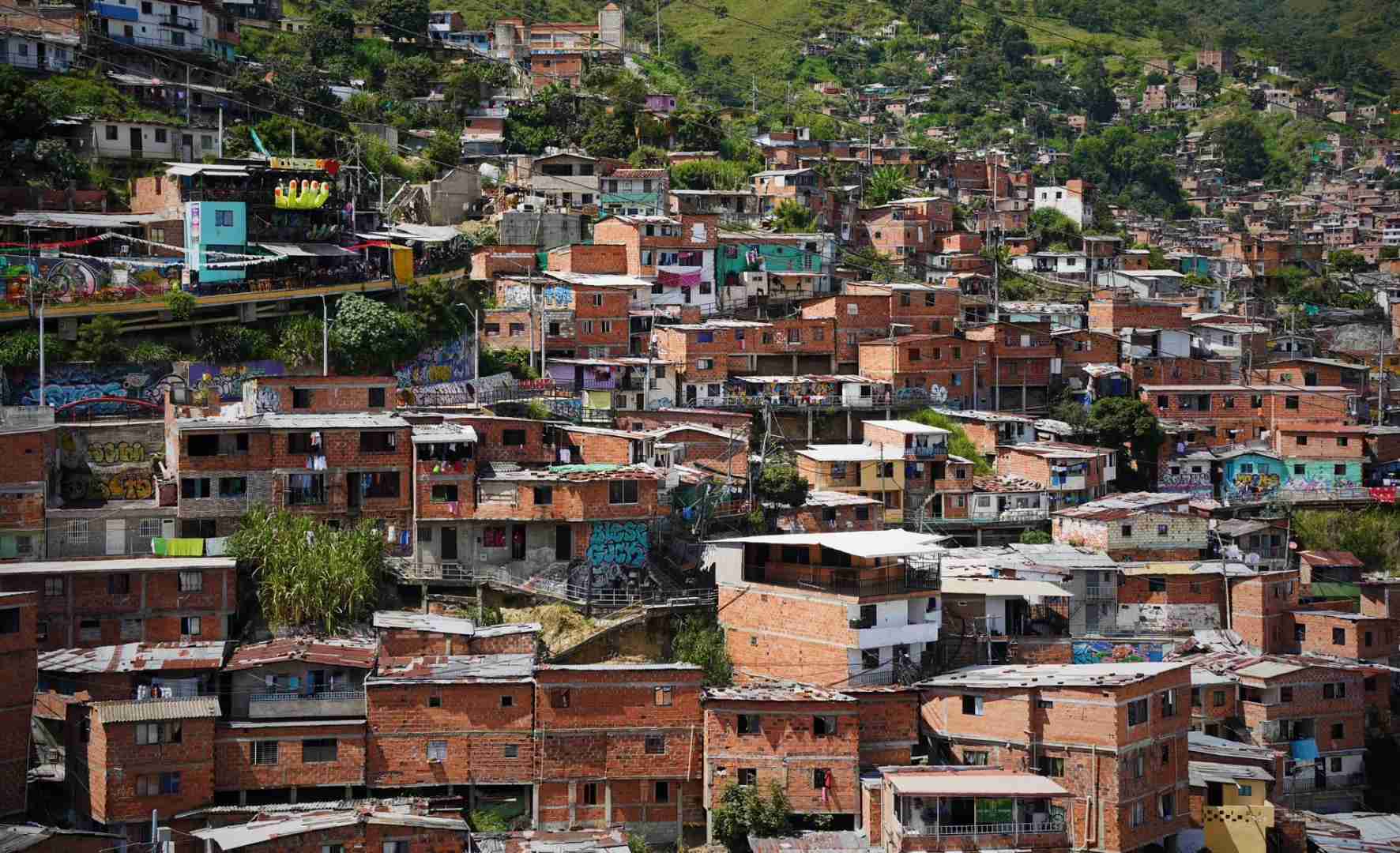 Medellin Travel Guide: Best Areas to Visit in Colombia 🇨🇴