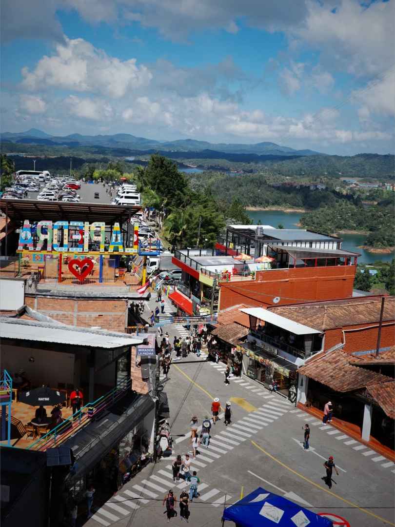 Medellin to Guatape Day Trip: Giant Rock, Colorful Houses, Escobar's Estate