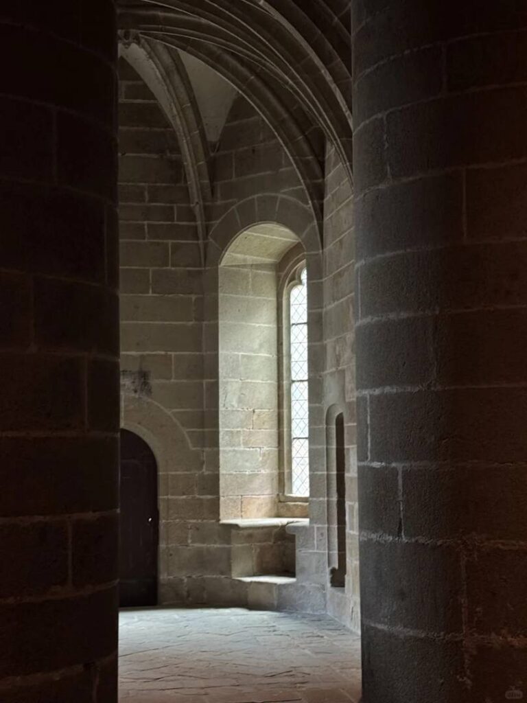 Mont Saint-Michel Tidal Castle: 2-Day 1-Night Travel Itinerary Guide