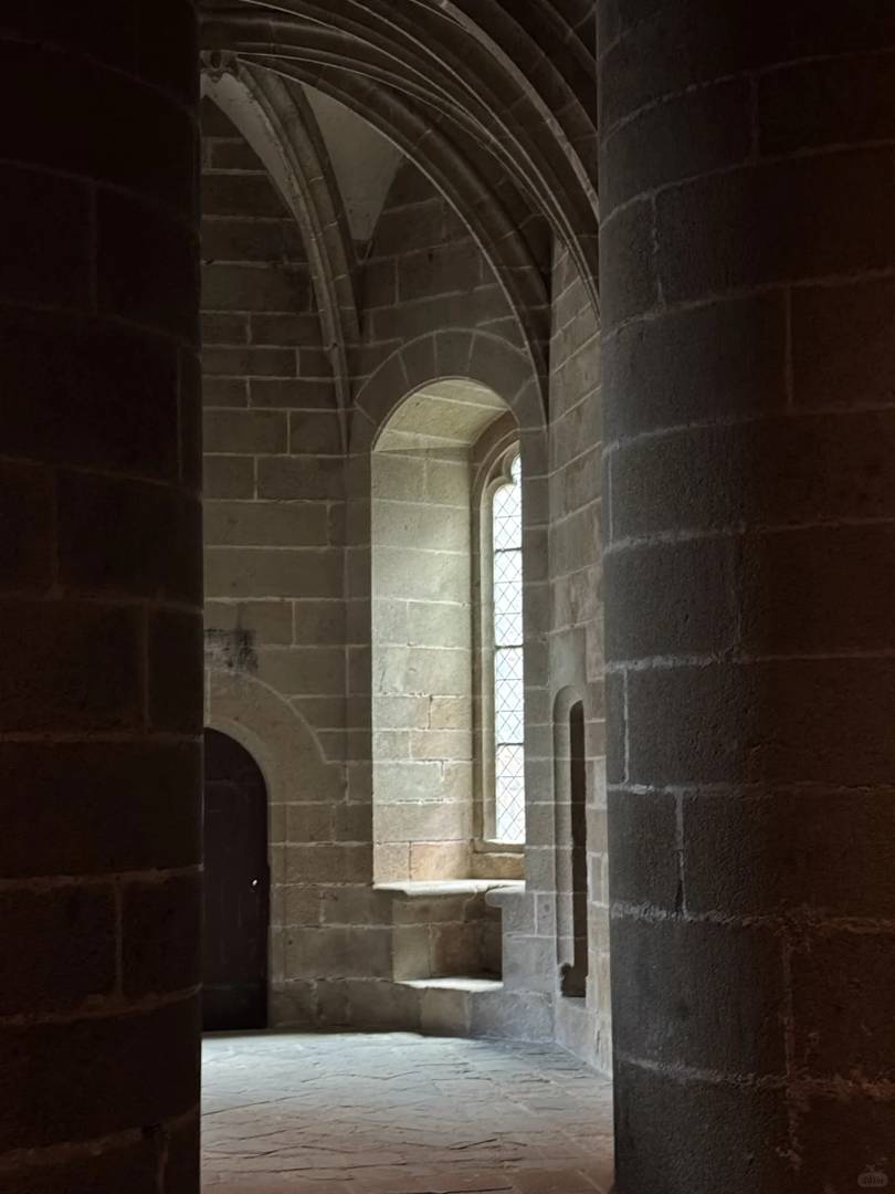 Mont Saint-Michel Tidal Castle: 2-Day 1-Night Travel Itinerary Guide