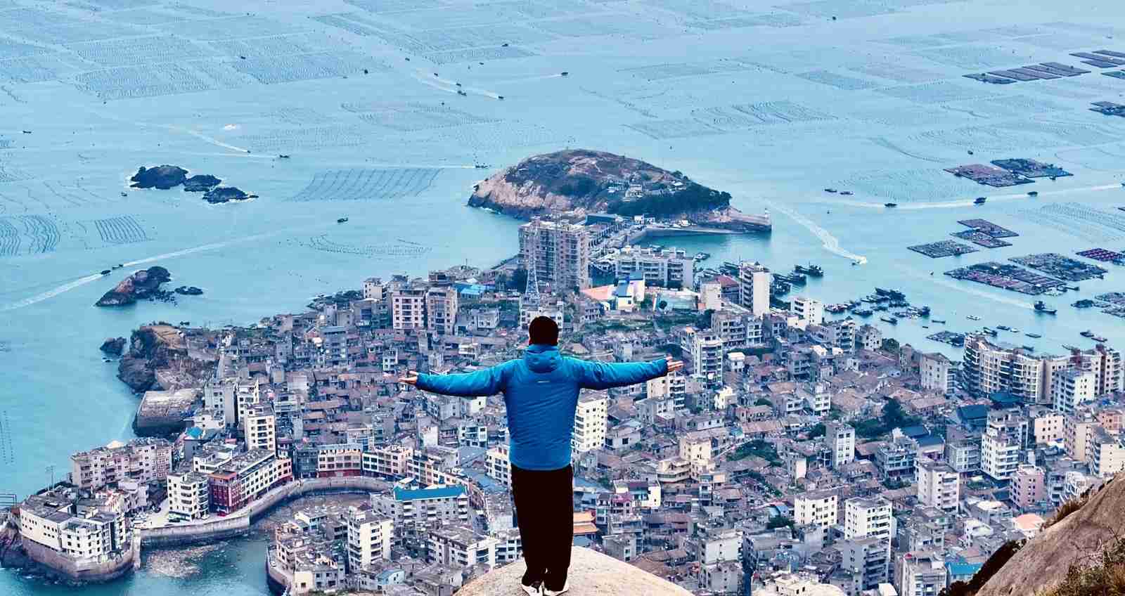 Rio de Janeiro Split Flag Crown Top | Mode Brésilienne Unique