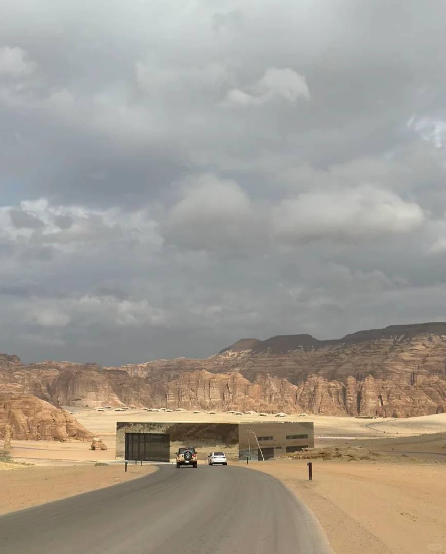 Riyadh Power Walking: 2-Day Travel Guide for Men Exploring the City