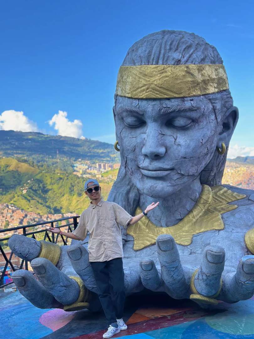 Self-Guided Tour of Comuna 13 in Medellin Colombia | Travel Guide