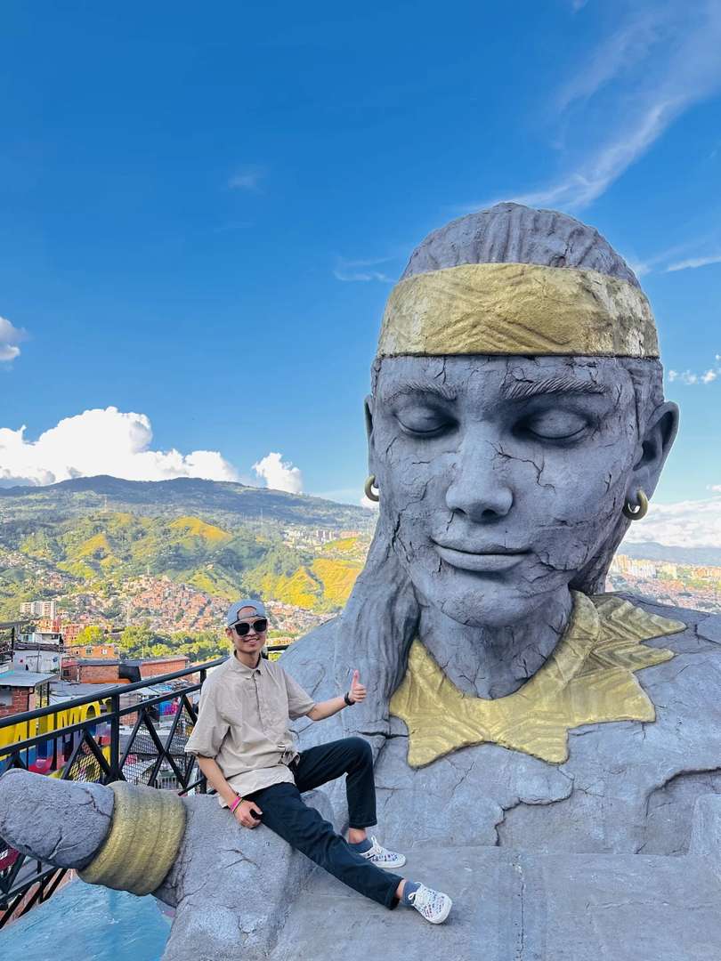 Self-Guided Tour of Comuna 13 in Medellin Colombia | Travel Guide