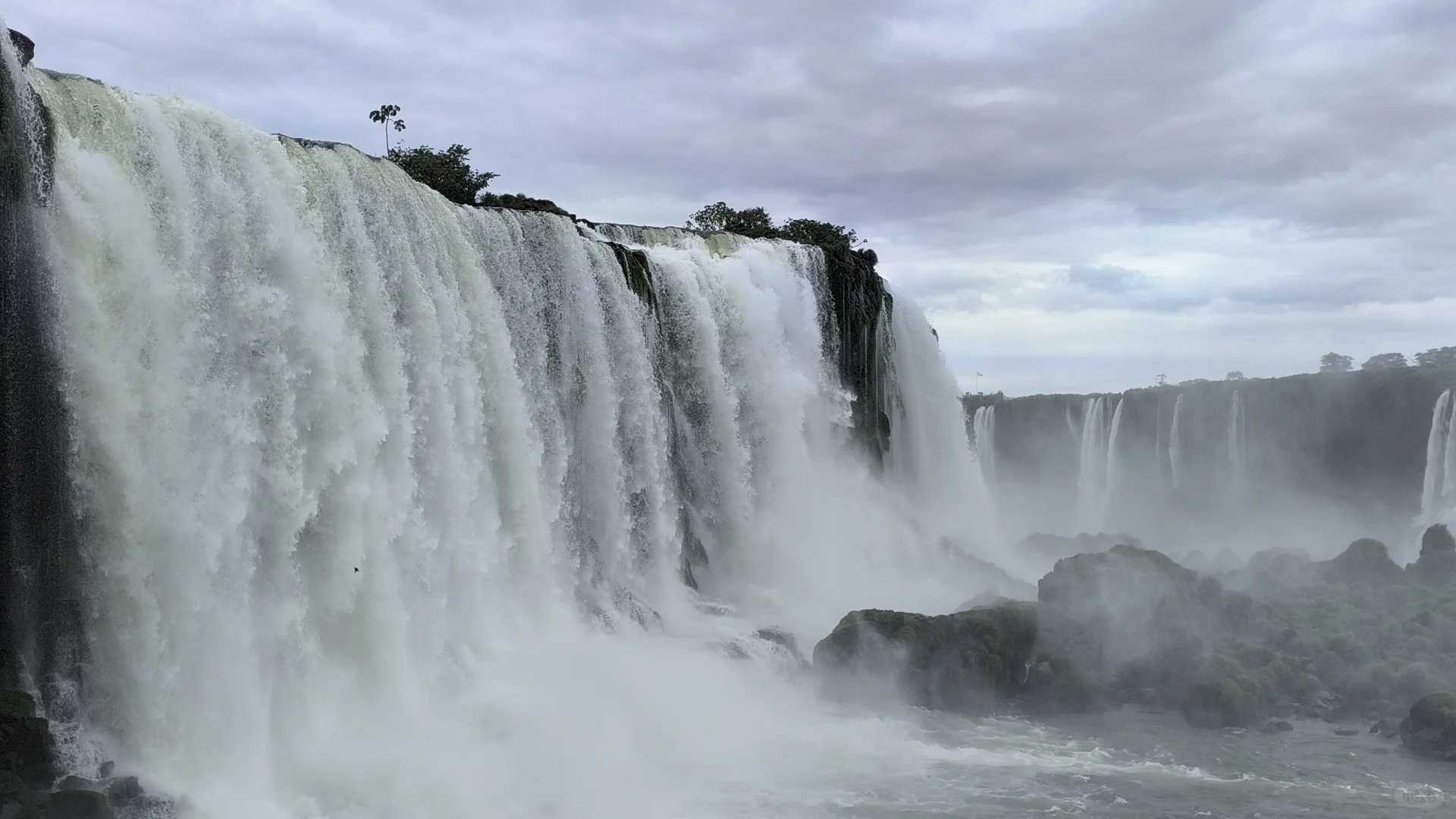 Tips for Visiting Iguazu Falls: What to Pack and Prepare #11/12