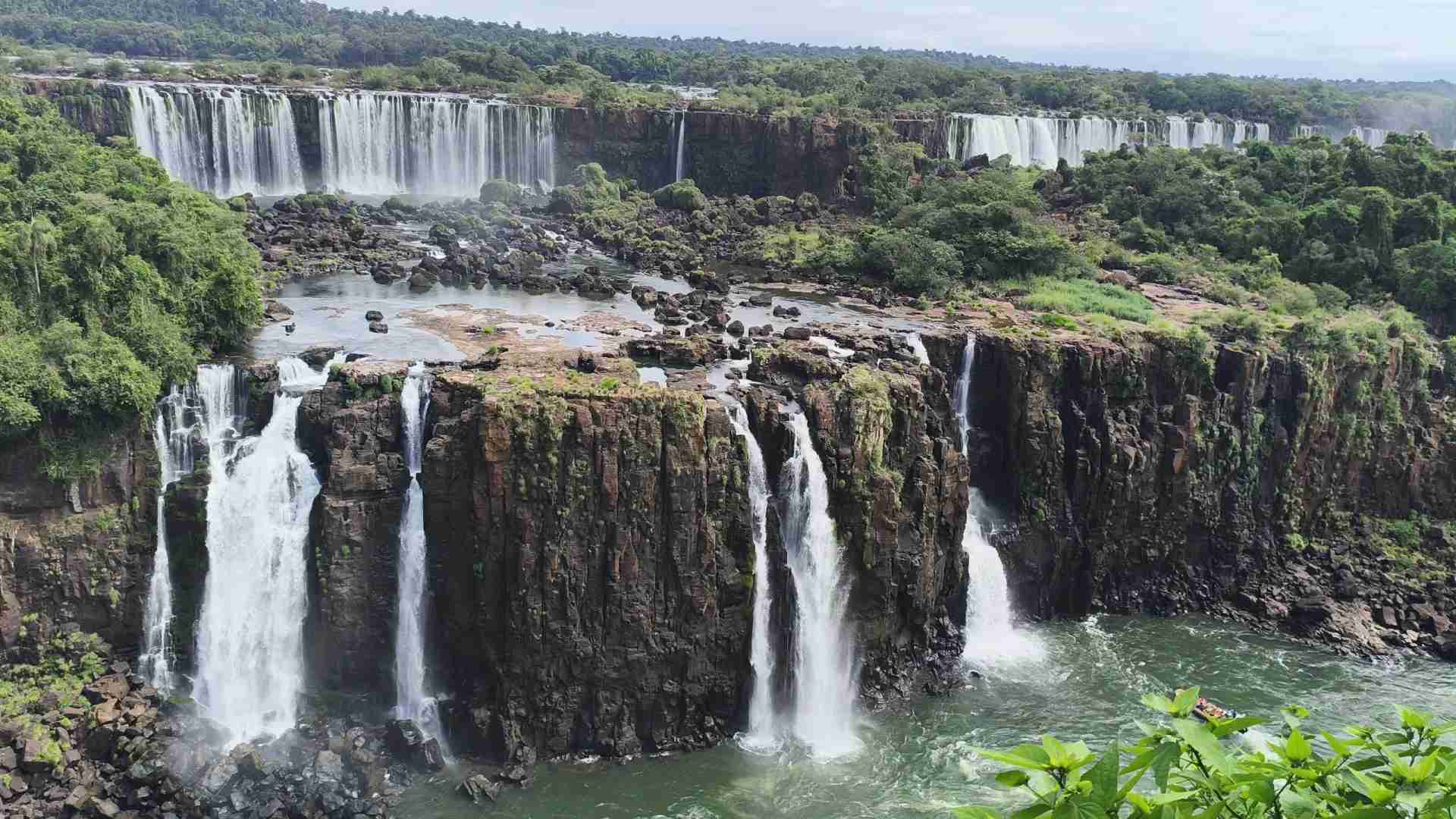 Tips for Visiting Iguazu Falls: What to Pack and Prepare #11/12