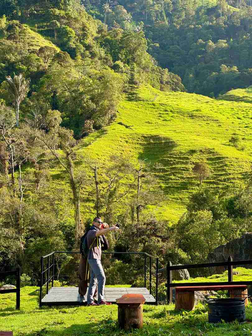 What Does a Live Photo Capture? Stunning Moments in Cocora Valley 📸