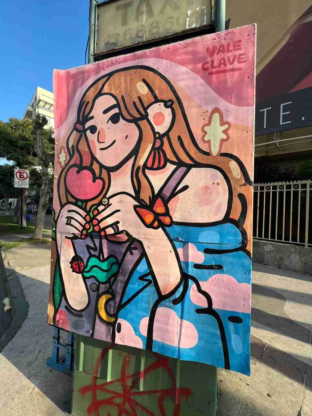 What are the Best self-guided tour routes and budget tips for Valparaíso?