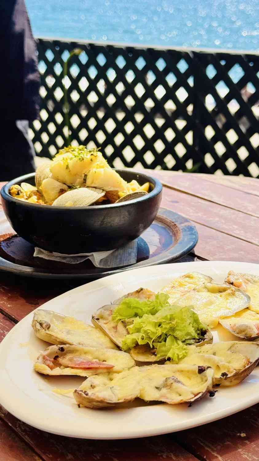 What are the best self-guided tour routes for a budget weekend in Vina del Mar, Chile?
