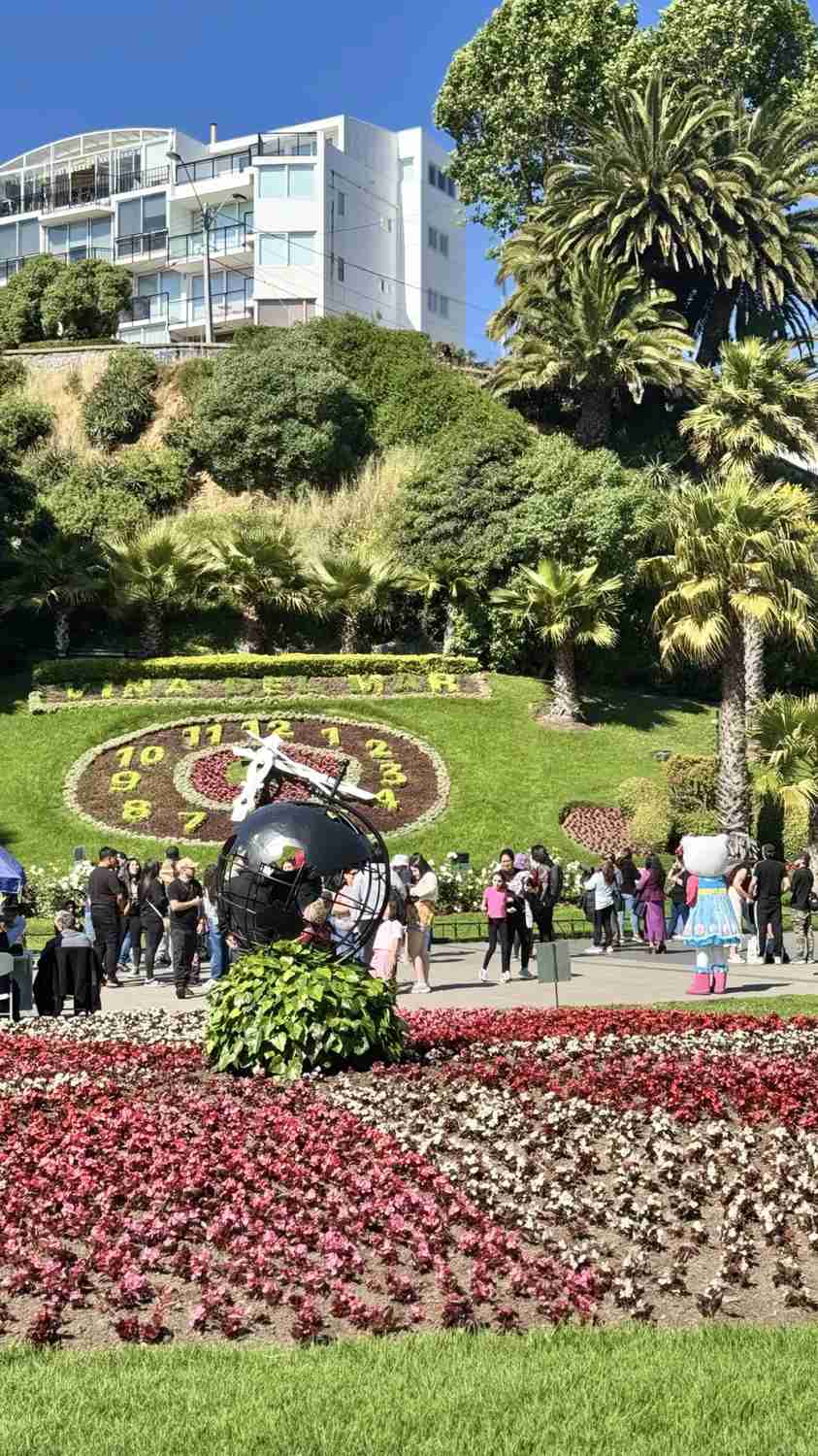 What are the best self-guided tour routes for a budget weekend in Vina del Mar, Chile?