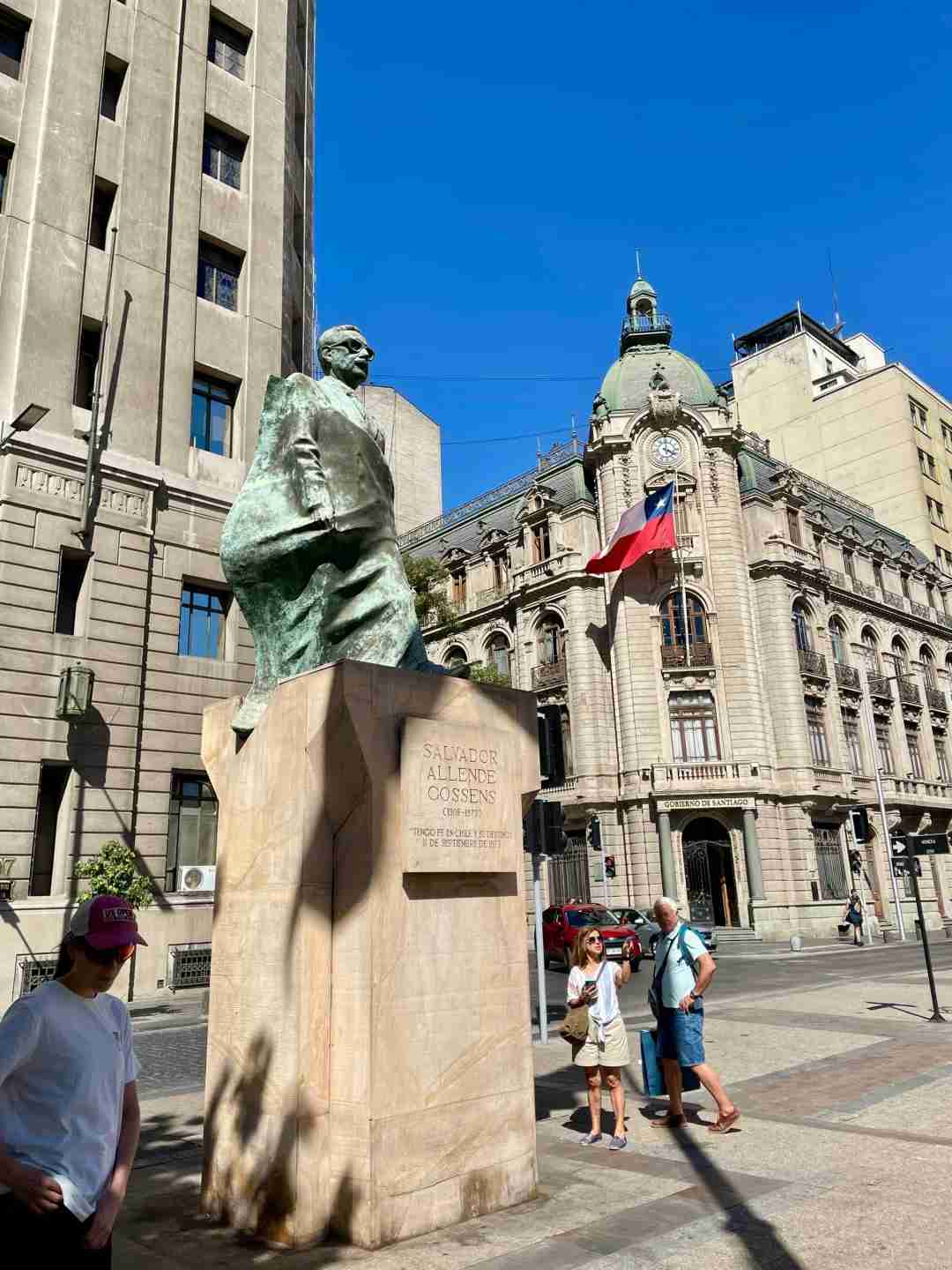 What are the common pitfalls of a self-guided tour in Chile for budget travelers?