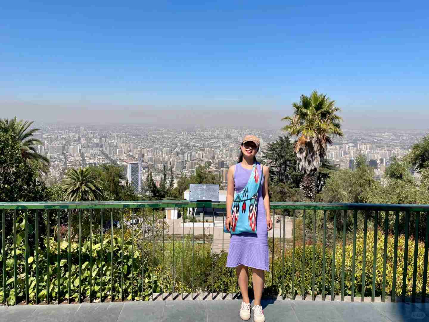What are the common pitfalls of a self-guided tour in Chile for budget travelers?