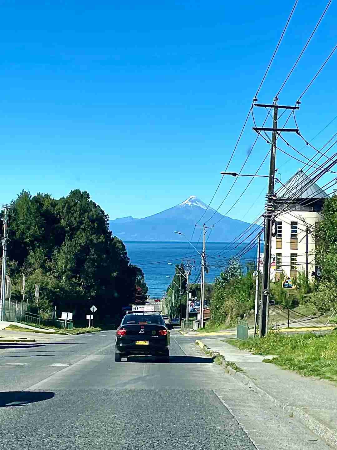 What's the Best Route for a Budget-Friendly Self-Guided Tour to Yenique Lake, Chile?