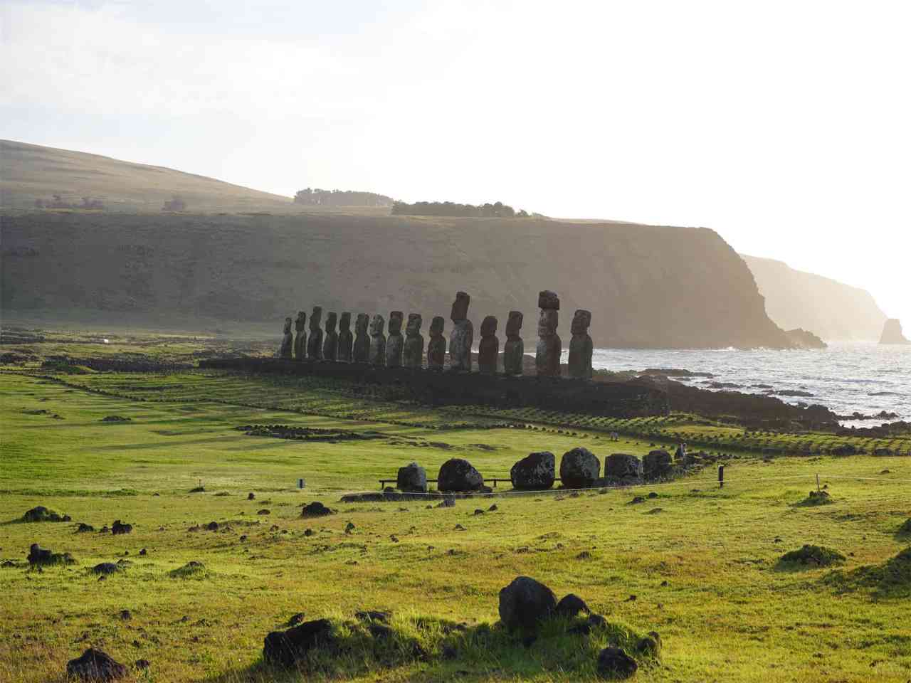 What's the Best Self-Guided Tour Route for Easter Island on a Budget?