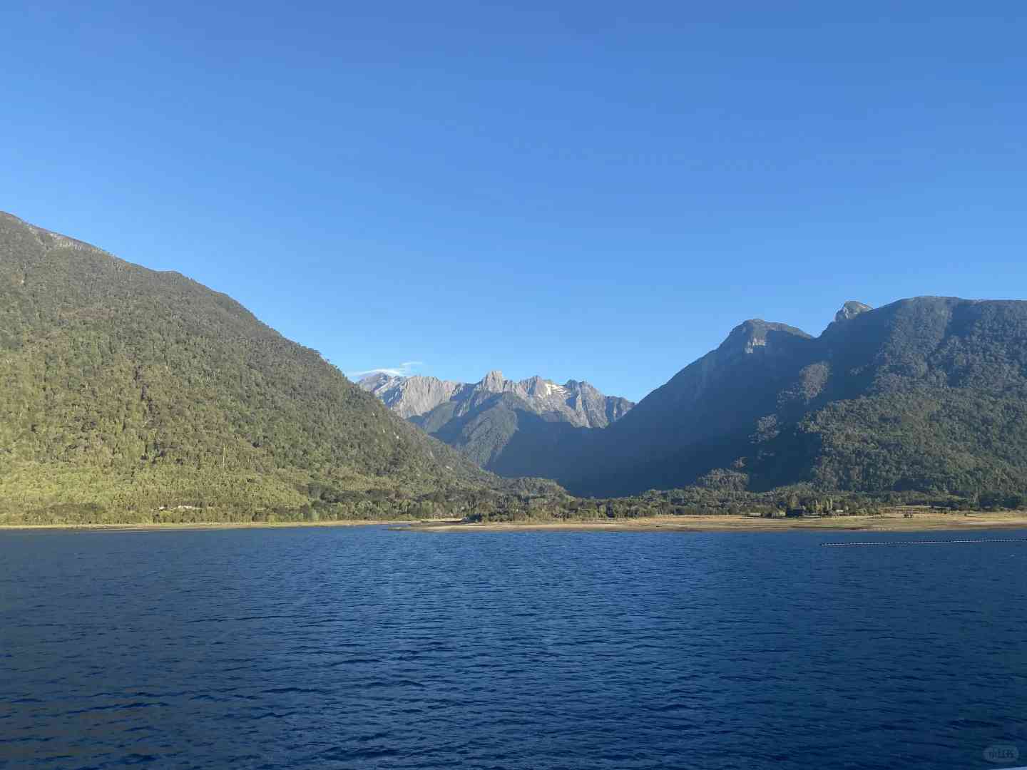 What's the Best Self-Guided Tour Route from Puerto Montt to Chaiten on a Budget?