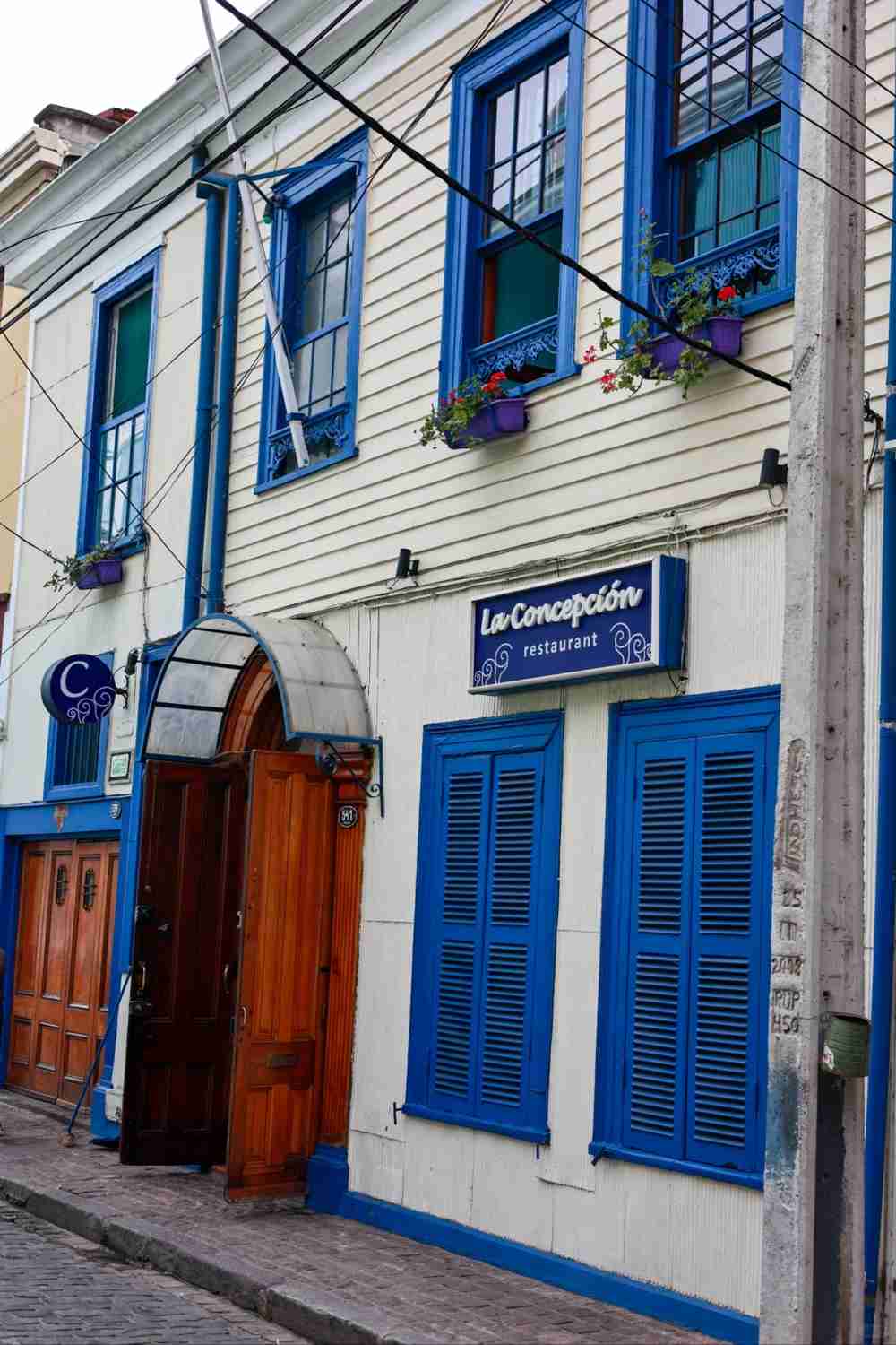 What's the Best Self-Guided Tour Route for Budget Travel in Valparaiso?