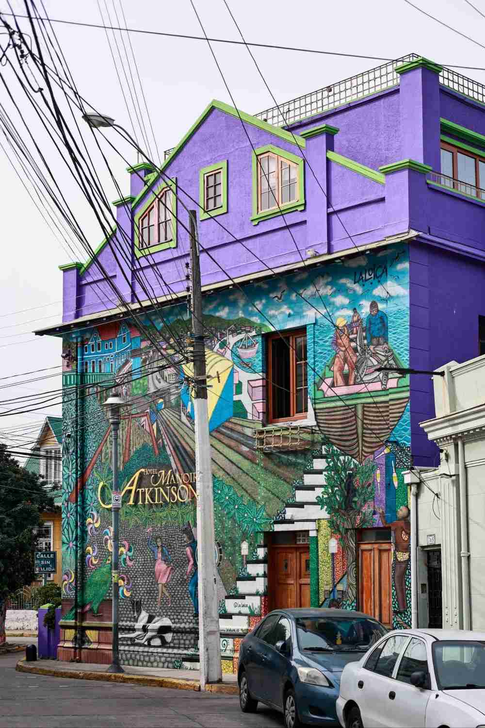 What's the Best Self-Guided Tour Route for Budget Travel in Valparaiso?