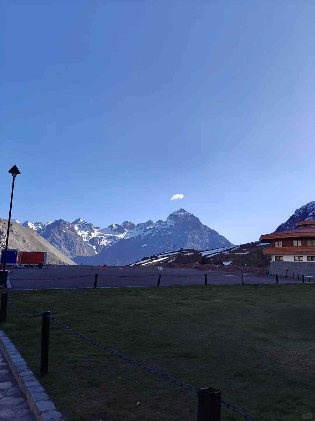What's the Best Self-Guided Tour Route for Crossing the Argentina-Chile Border on a Budget?
