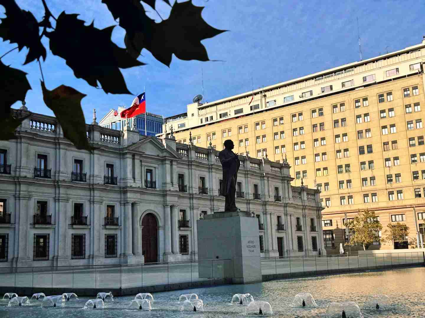 What's the Best Self-Guided Tour Route for Budget Travel in Santiago, Chile?