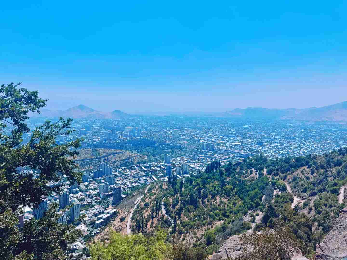 What's the Best Self-Guided Tour Route for Budget Travel in Santiago, Chile?