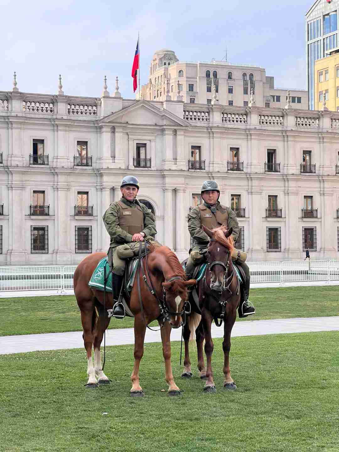 What's the Best Self-Guided Tour Route for Budget Travel in Santiago, Chile?