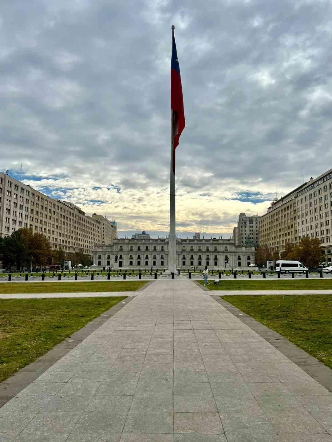 What's the Best Self-Guided Tour Route in Santiago, Chile on a Budget?
