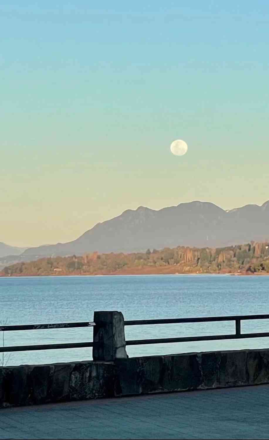 What's the Best Self-Guided Tour Route in Pucon for Budget Travelers?