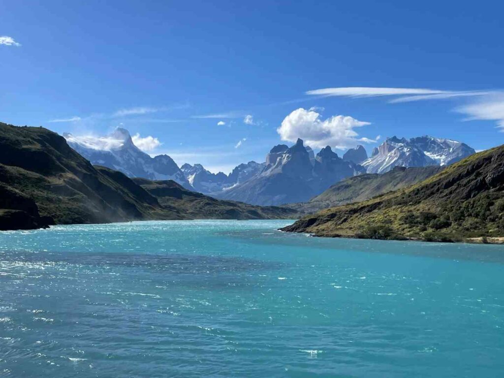 What’s the Best Self-guided Tour Route for Budget Travel in Torres del Paine?