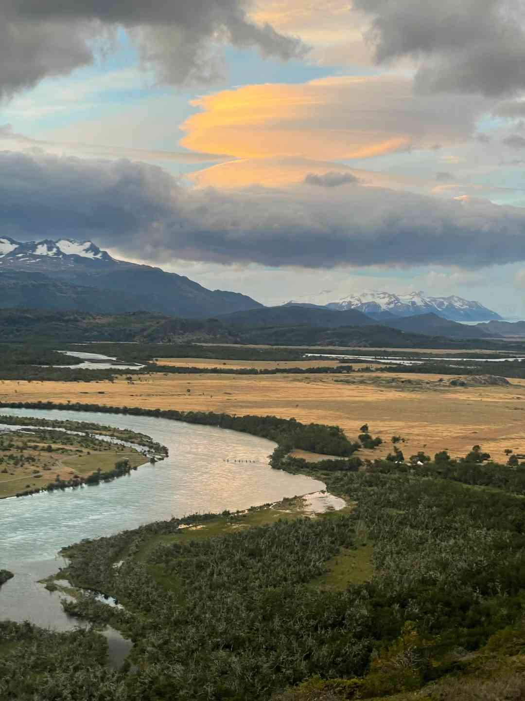 What's the Best Self-guided Tour Route for Budget Travel in Torres del Paine?