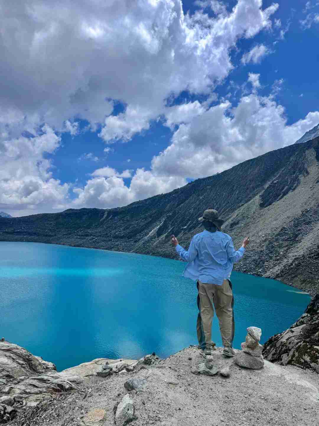 Explorer les sentiers de randonnée de Huaraz : Aventure des Lacs Laguna Rocotuyo et Paron