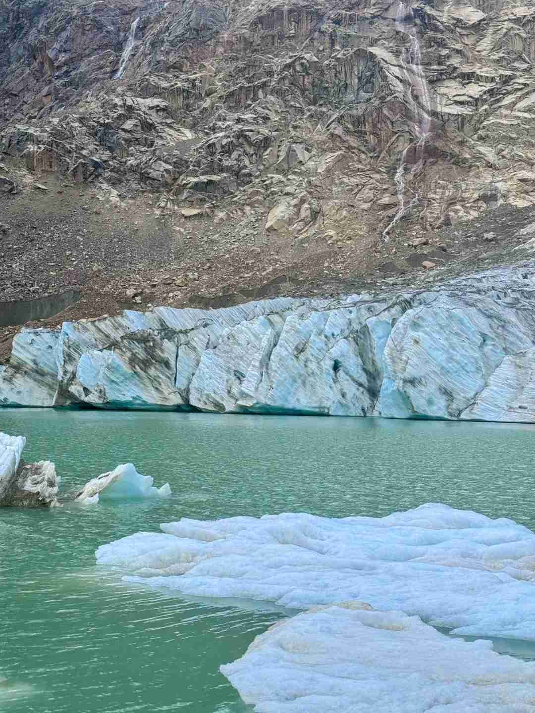 Perus Hiking-Abenteuer: Voller Reiseführer zu den Huallas-Wanderwegen bei Laguna Rocotuyo
