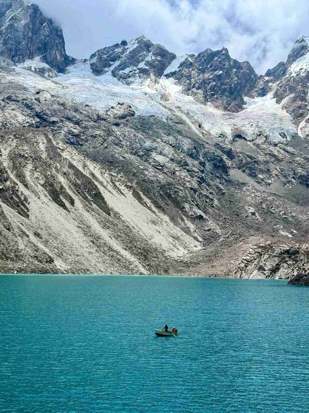 Explorar Rotas de Trekking em Huaraz: Lagos Laguna Rocotuyo & Paron no Peru