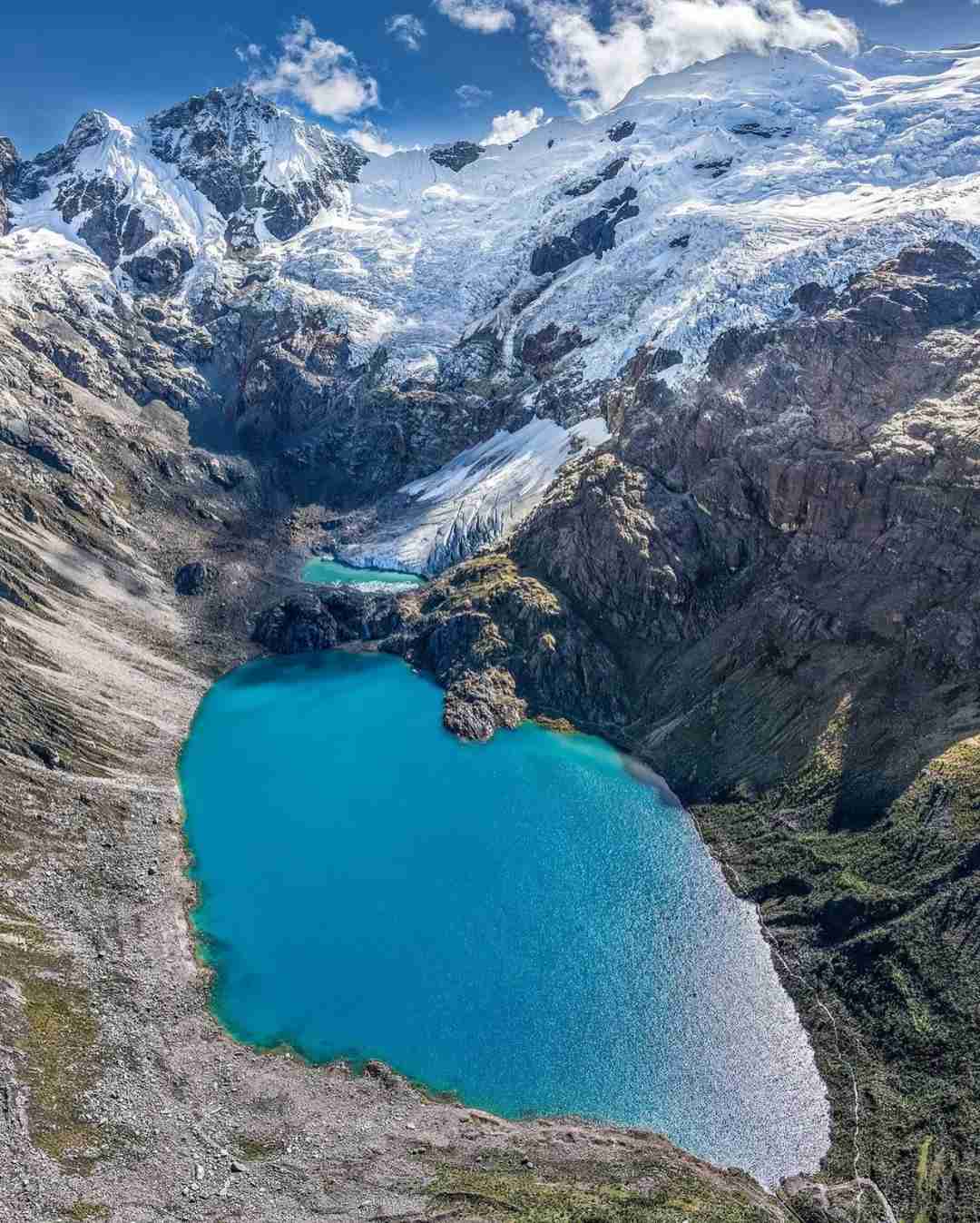 Epic Andes Trek: Entdeckung der atemberaubenden Schönheit Perus schneebedeckter Gipfel