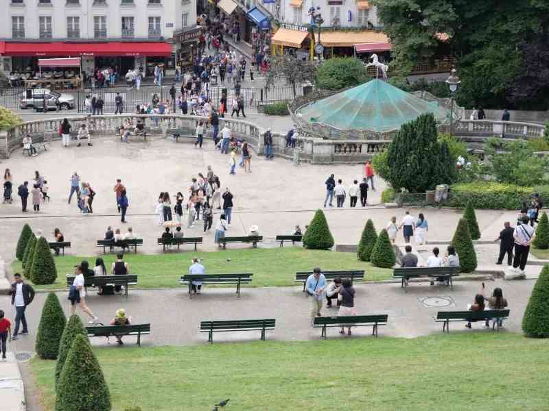 Évitez ces erreurs sur la butte Montmartre : pièges d'une promenade de 20 000 pas et conseils pratiques pour les éviter