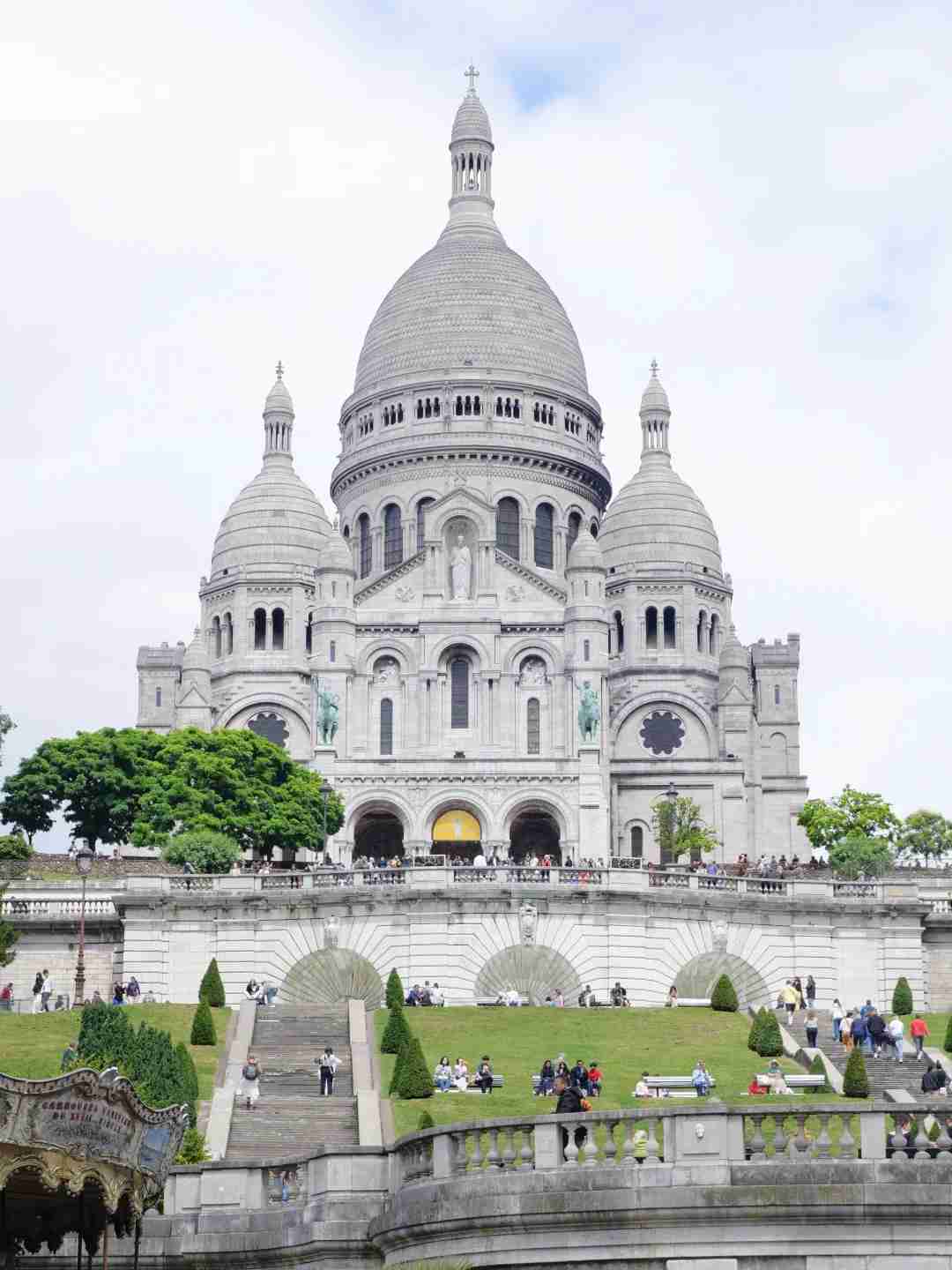 Évitez ces erreurs sur la butte Montmartre : pièges d'une promenade de 20 000 pas et conseils pratiques pour les éviter