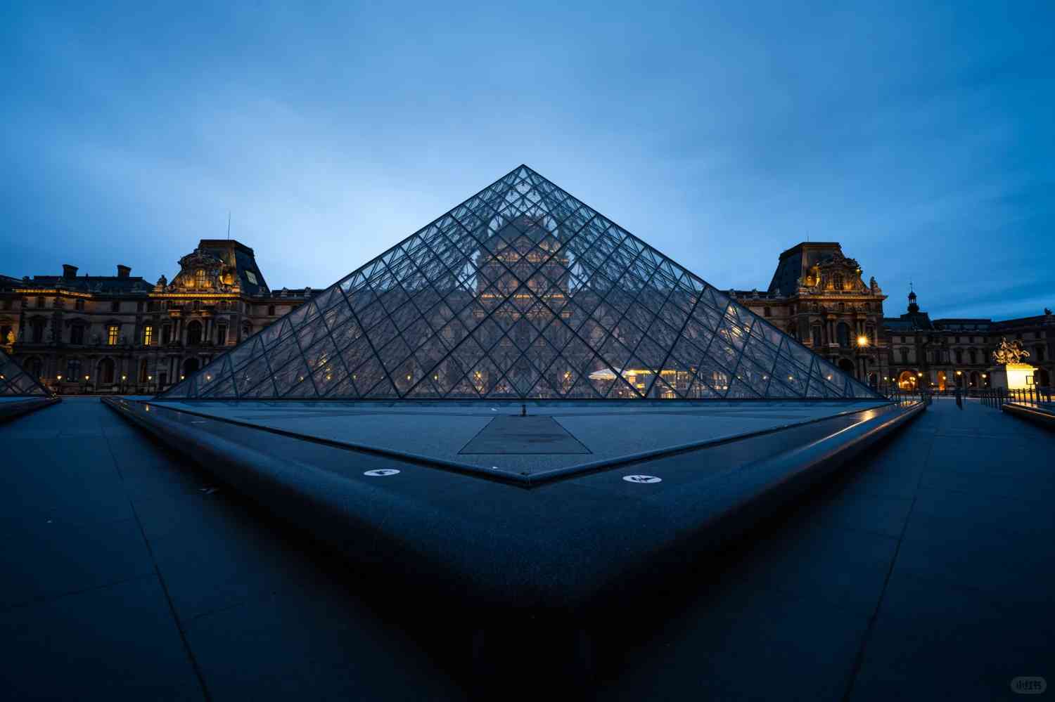L'Heure Bleue au Louvre : Un guide pour profiter pleinement du musée à l'aube