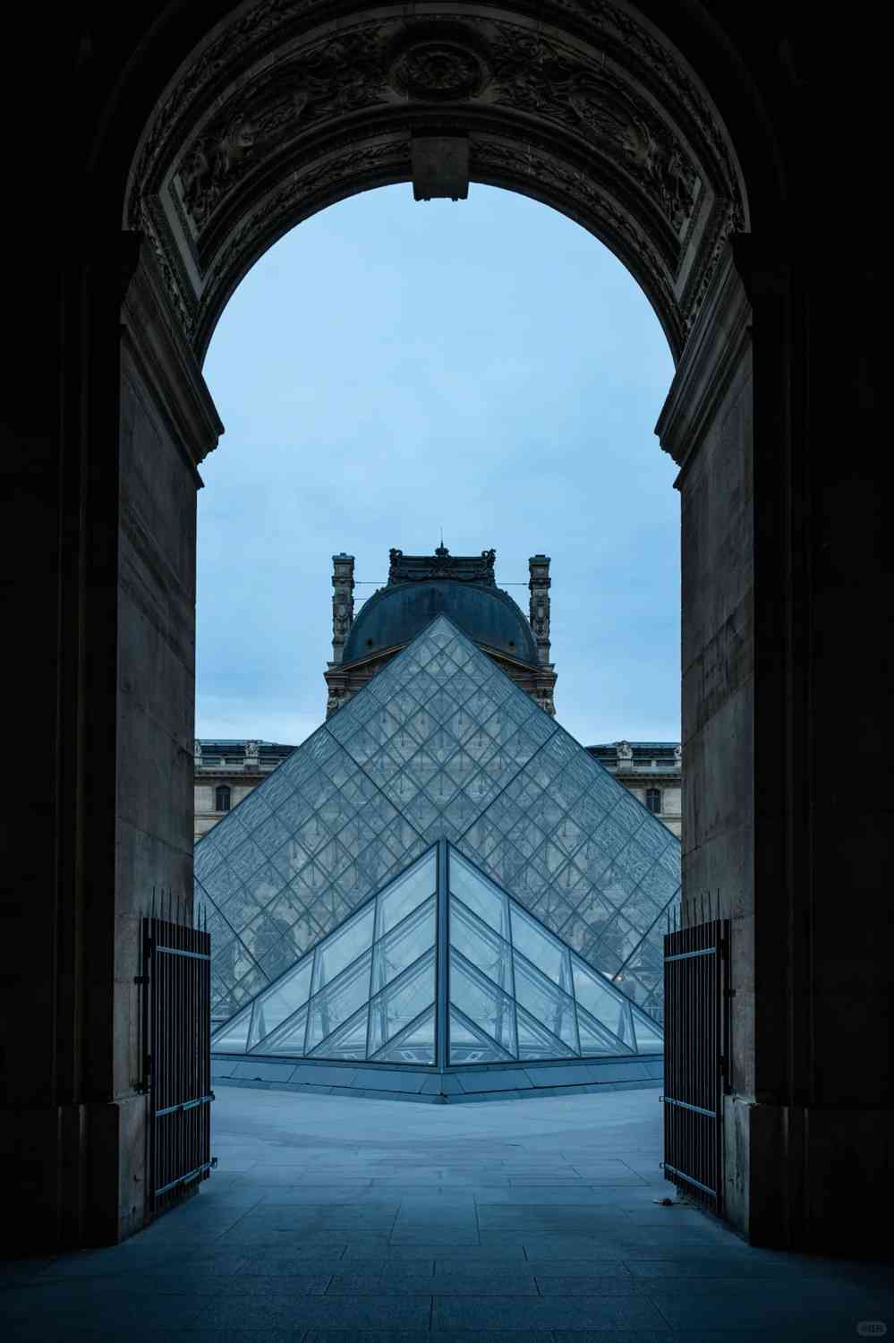 L'Heure Bleue au Louvre : Un guide pour profiter pleinement du musée à l'aube