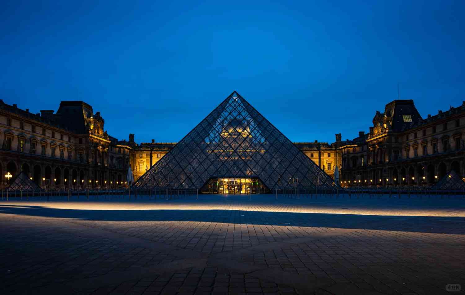 L'Heure Bleue au Louvre : Un guide pour profiter pleinement du musée à l'aube