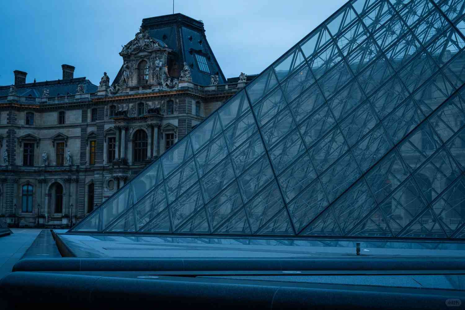L'Heure Bleue au Louvre : Un guide pour profiter pleinement du musée à l'aube