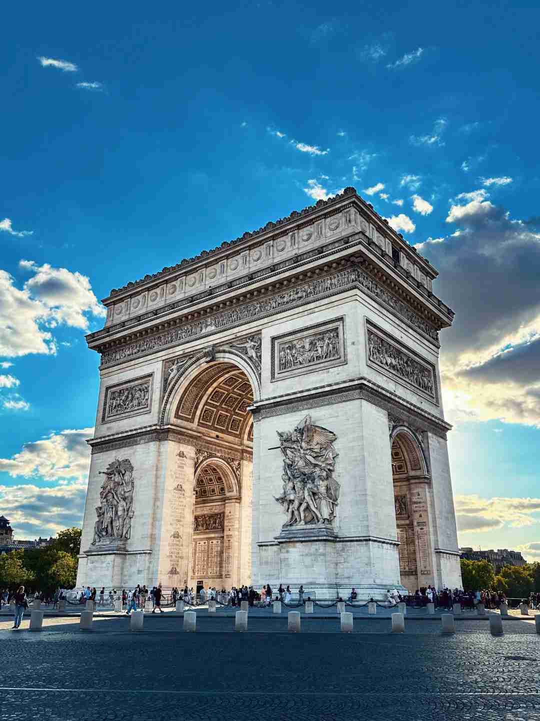 Des photos captivantes qui révèlent le legs artistique de Paris : un tour visuel à travers l'histoire culturelle