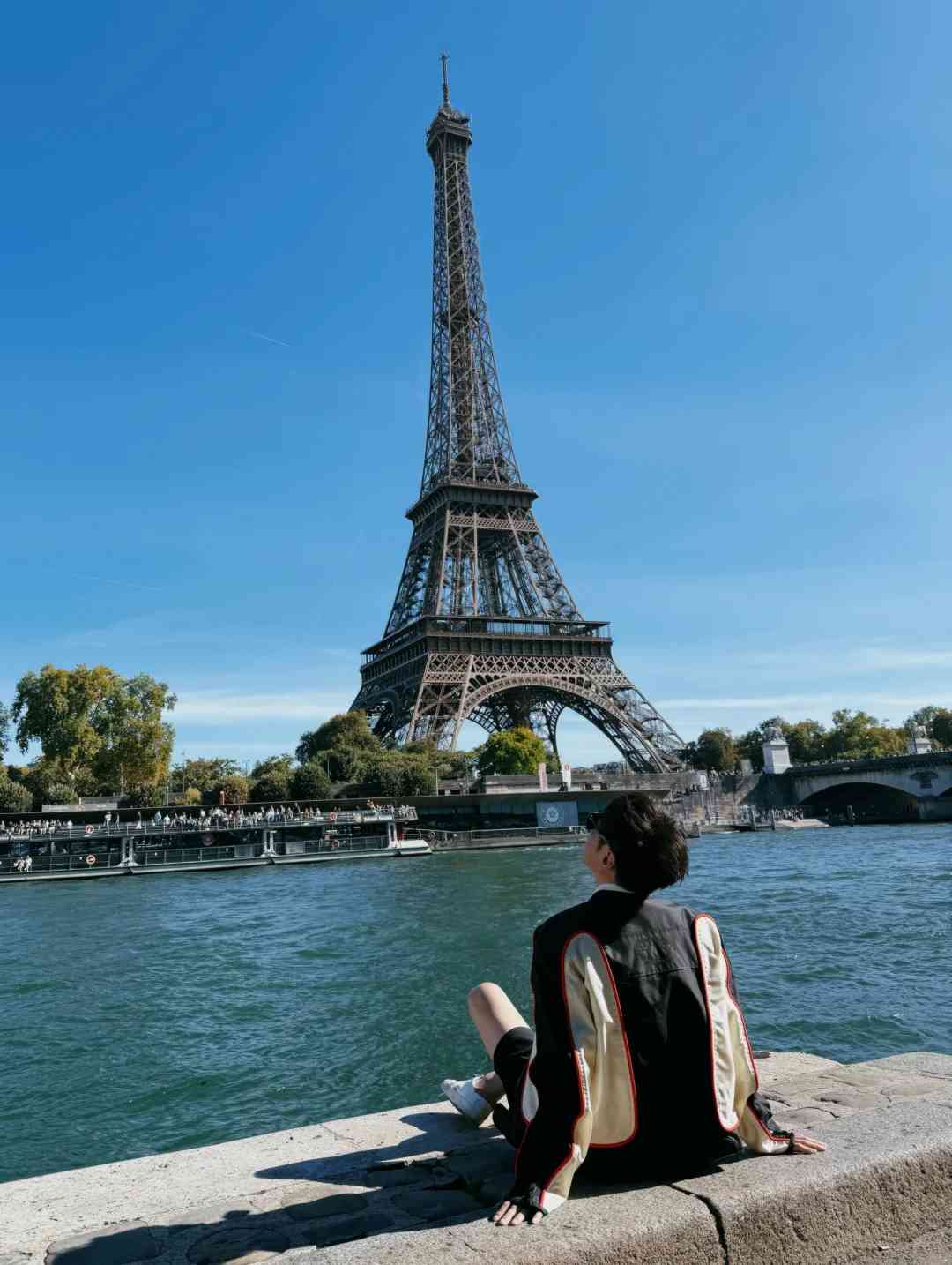 Discover Hidden Photo Spots for the Eiffel Tower and Arc de Triomphe in Paris: A Photographer's Guide
