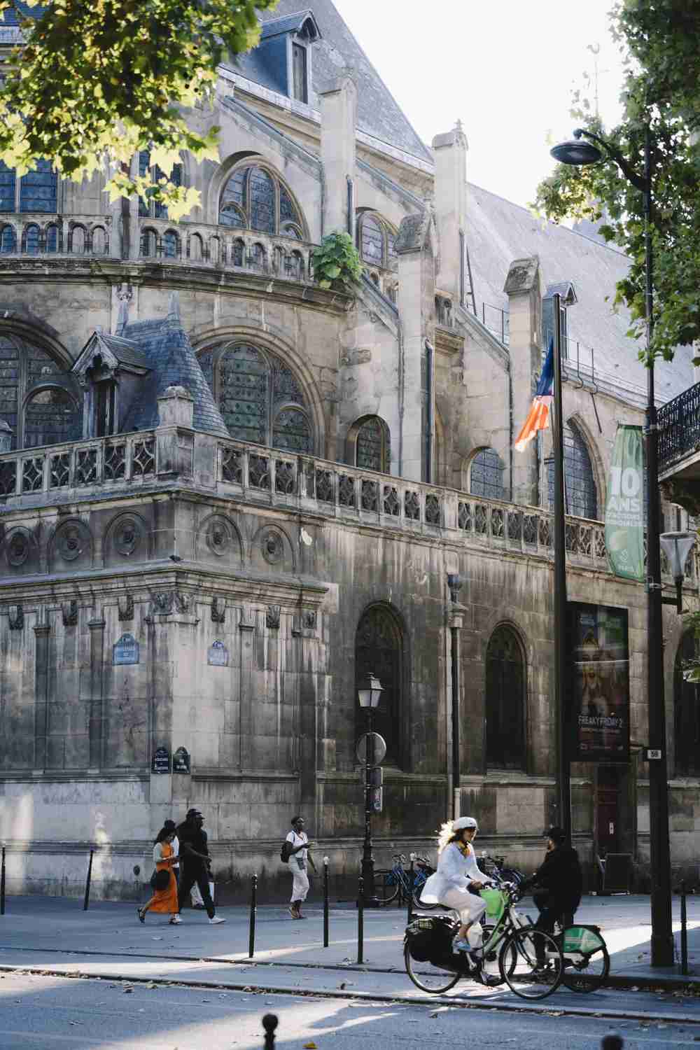 Guide de photographie de rue à Paris : Découvrir la vraie beauté au-delà de l'amour ou du désordre
