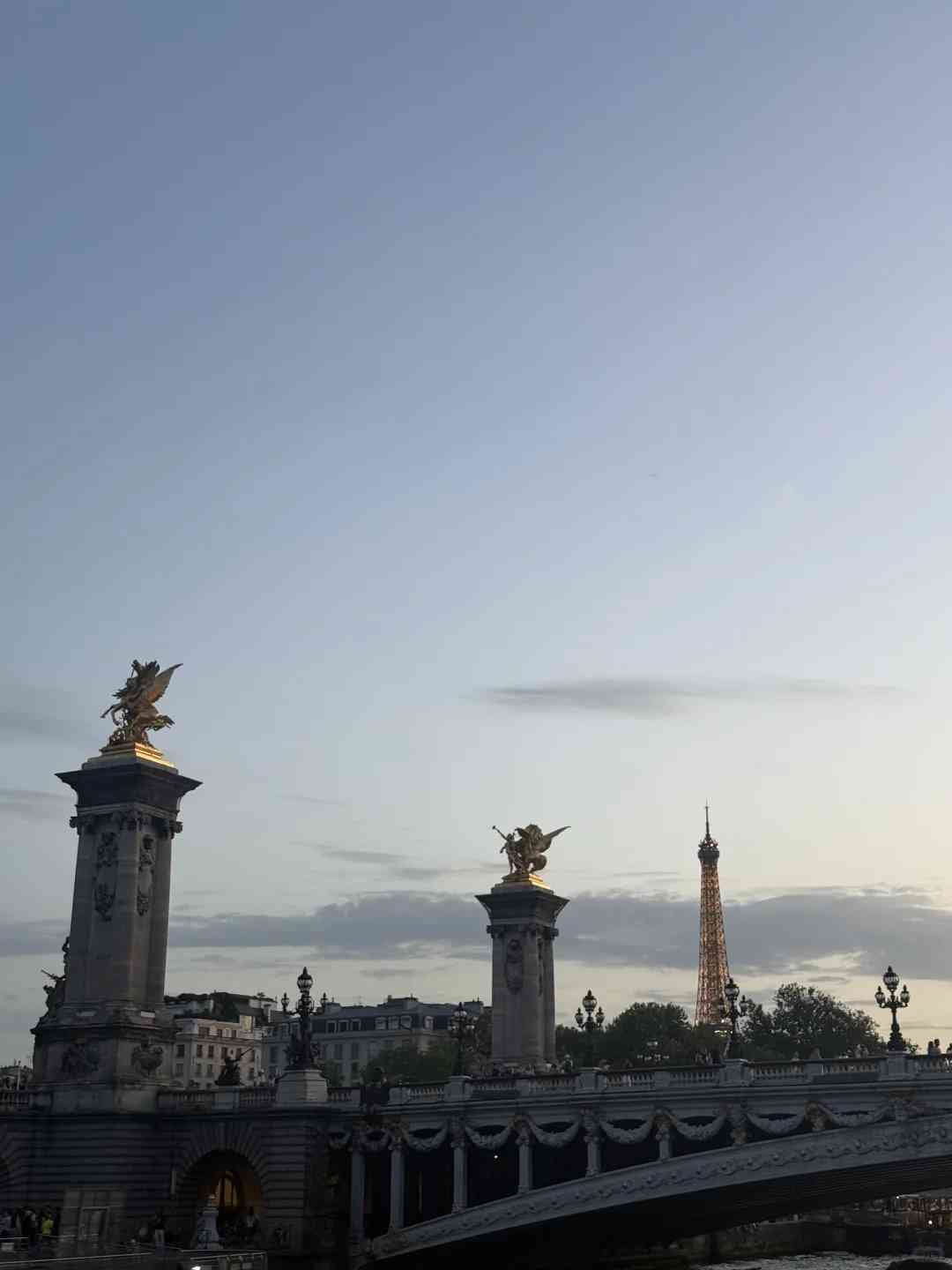 Évitez la croisière sur la Seine : conseils d'expert pour un embarquement plus rapide et un accès prioritaire