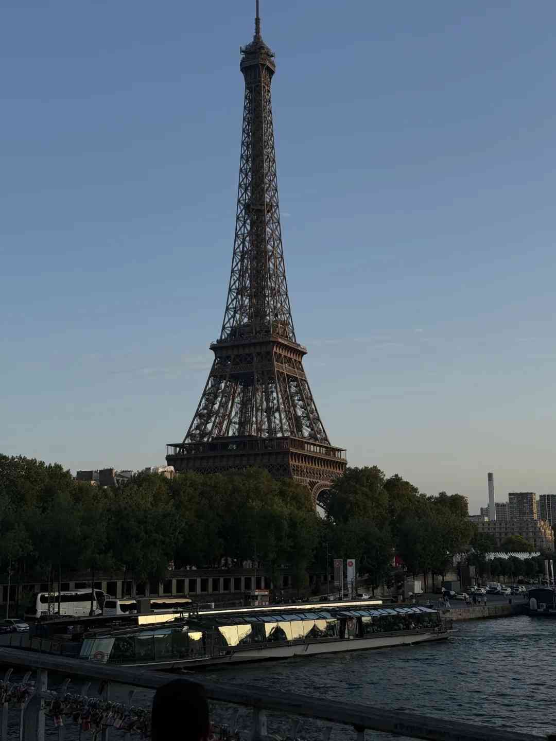 Évitez la croisière sur la Seine : conseils d'expert pour un embarquement plus rapide et un accès prioritaire