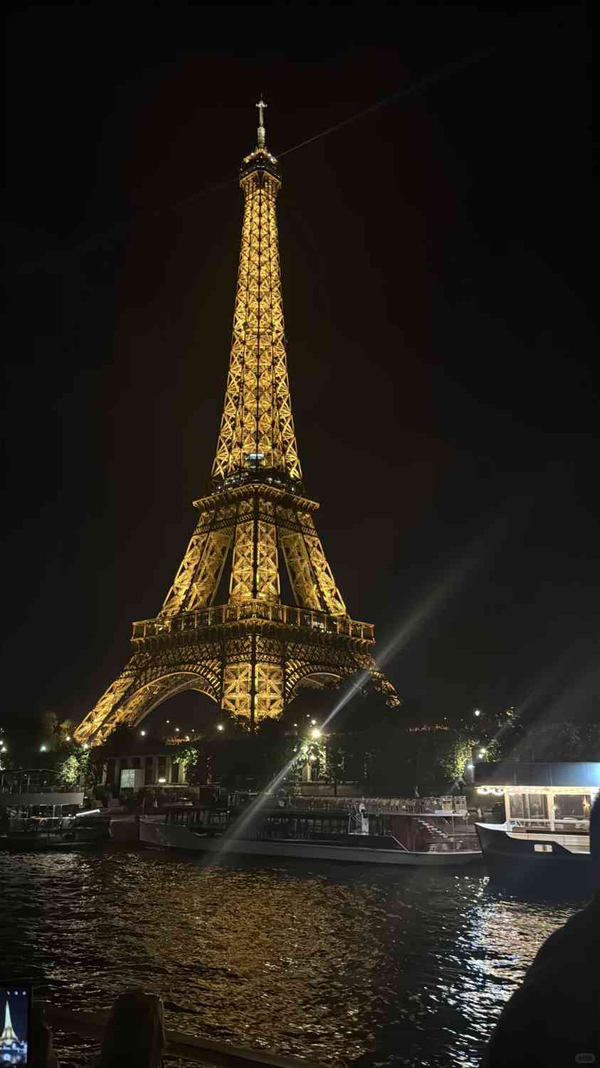 Évitez la croisière sur la Seine : conseils d'expert pour un embarquement plus rapide et un accès prioritaire
