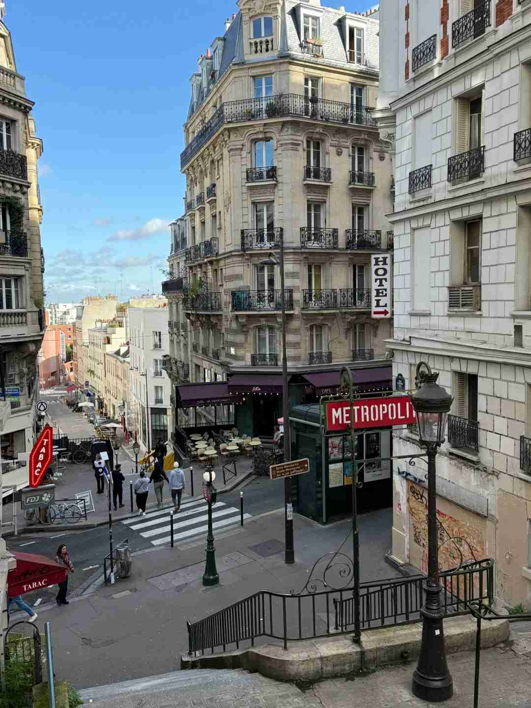 Voyage en solo pour une femme à Paris : conseils essentiels en...