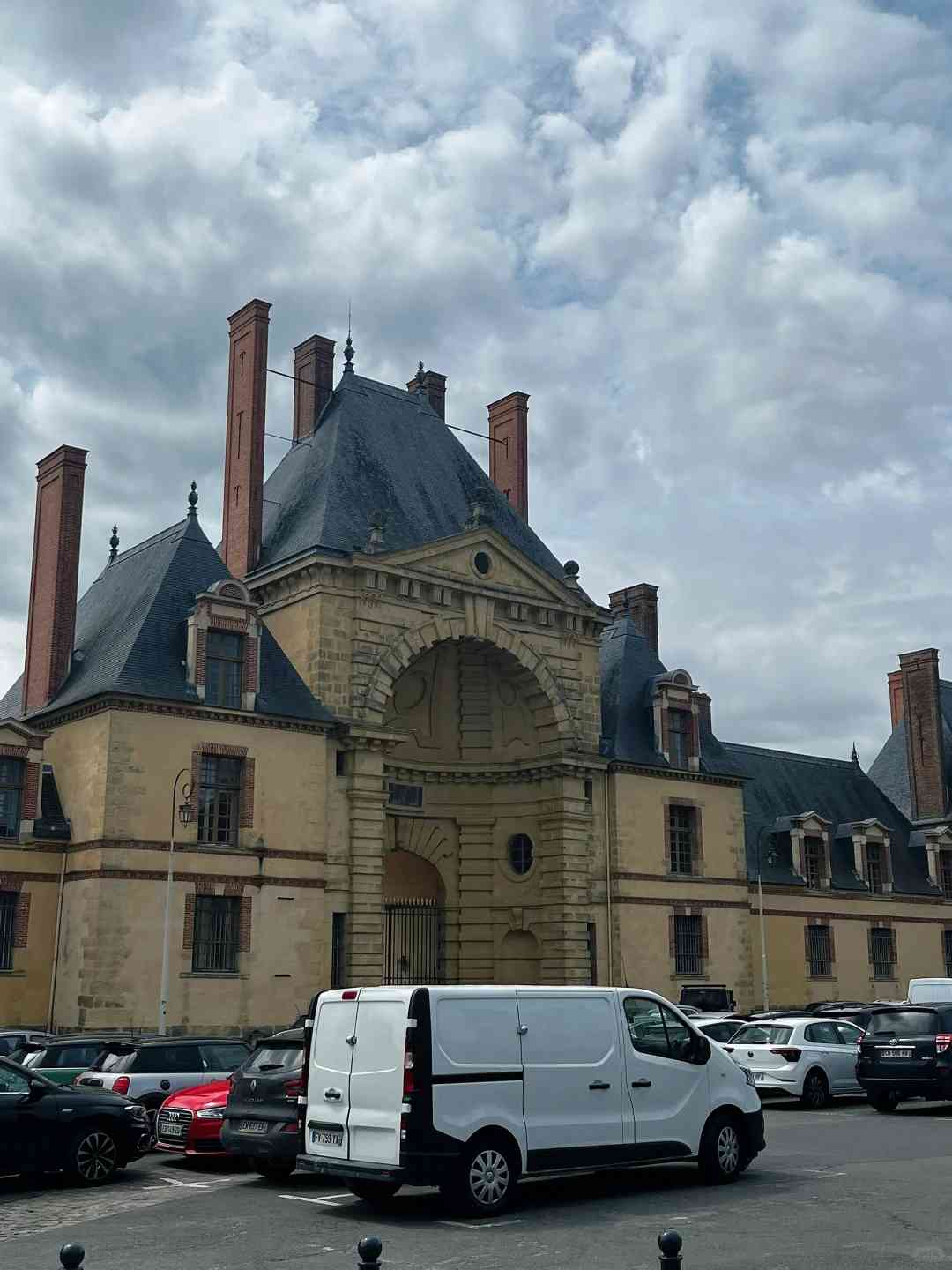Ultimate Guide to Hiking in Fontainebleau Forest: France Joint Training Diary 17 & Palace Trail Tips